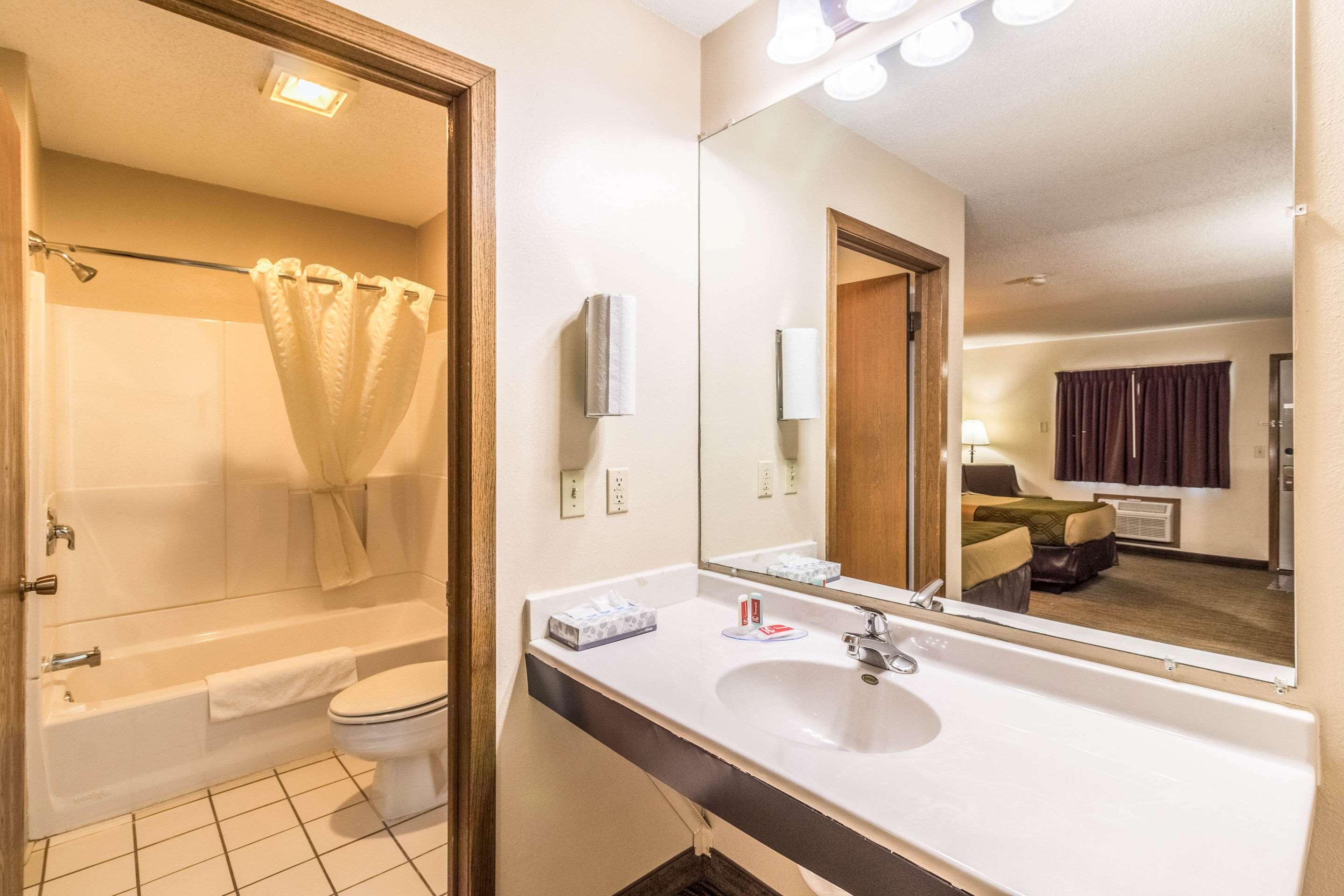 Econo Lodge - Valley City Extérieur photo